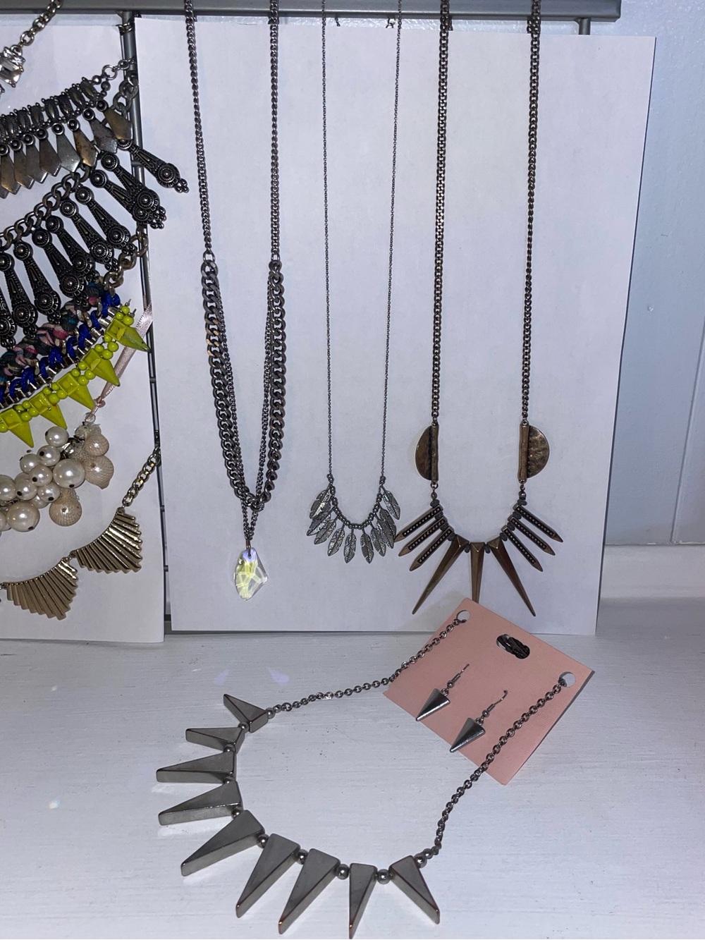 Jewelry - SEE DETAILS - Picture 8 of 9